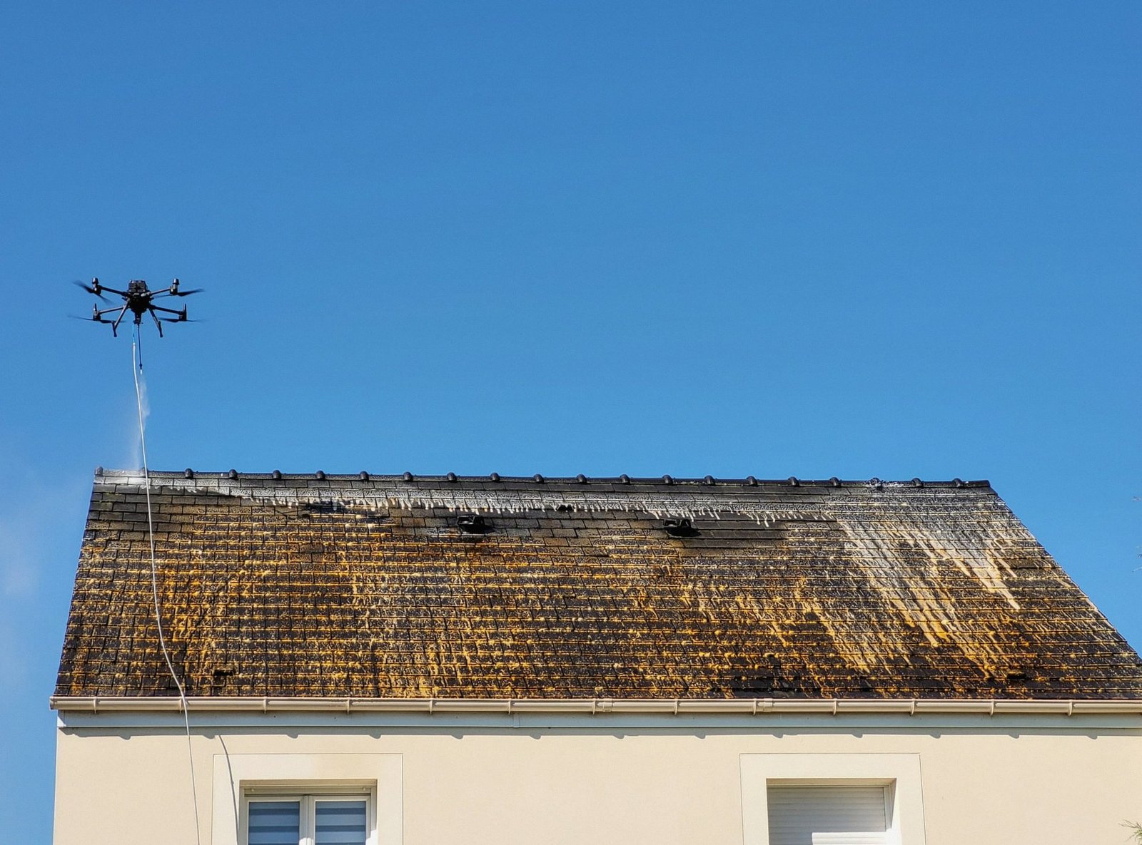 Nettoyage de facade par drone