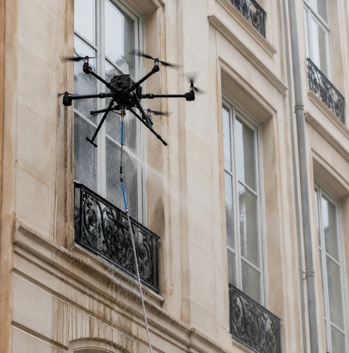 Nettoyage de panneaux solaires r&eacute;sidentiels par drone AltaClean &agrave; &Eacute;vreux (27)