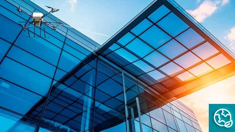 Nettoyage de panneaux solaires par drone